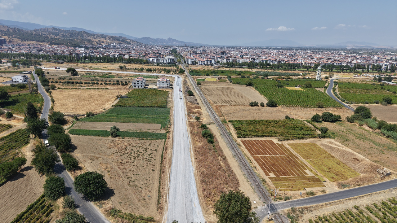 Büyükşehir’den Salihli Hacıbektaşlı Mahallesi’ne Yeni Yol