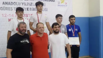 Yunusemre Belediyesporlu Gençler Türkiye Şampiyonasında Bronz Kazandı