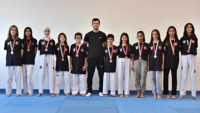 Manisalı Minik Tekvandoculardan 9 Madalya Birden