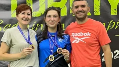 Manisalı Ravza Bodur Türkiye Badminton Şampiyonu