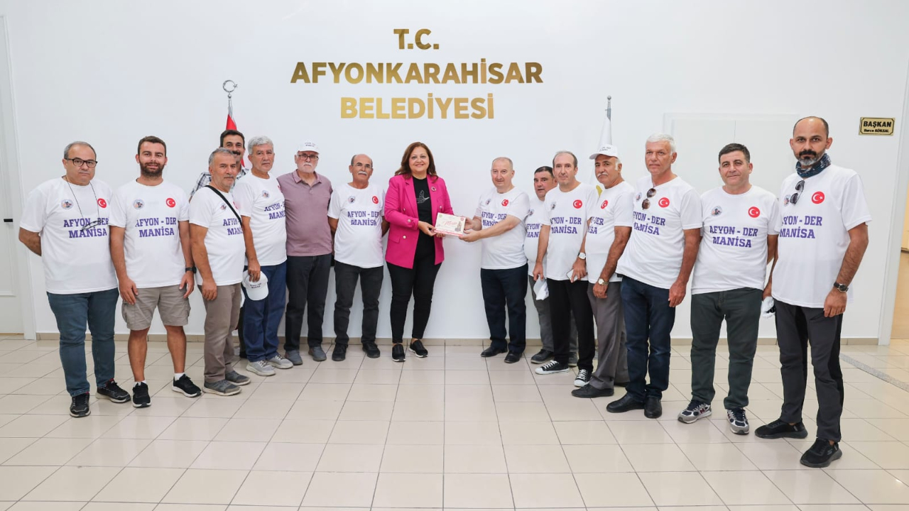 Afyonkarahisarlılar Derneği’nden Coşkulu Zafer Yürüyüşü