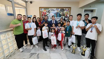 Kick Boks Şampiyonlarından İl Müdürü Öztürk’e Ziyaret