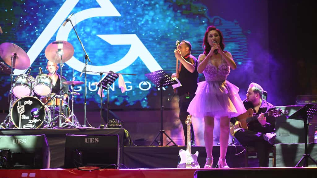 Aslı Güngör’den Salihli’de Unutulmaz Konser