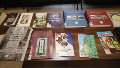 Şehzadeler Belediyesi’nden Kurtuluş Sergisi: Manisa’nın Hafızası Kitaplarla Buluştu