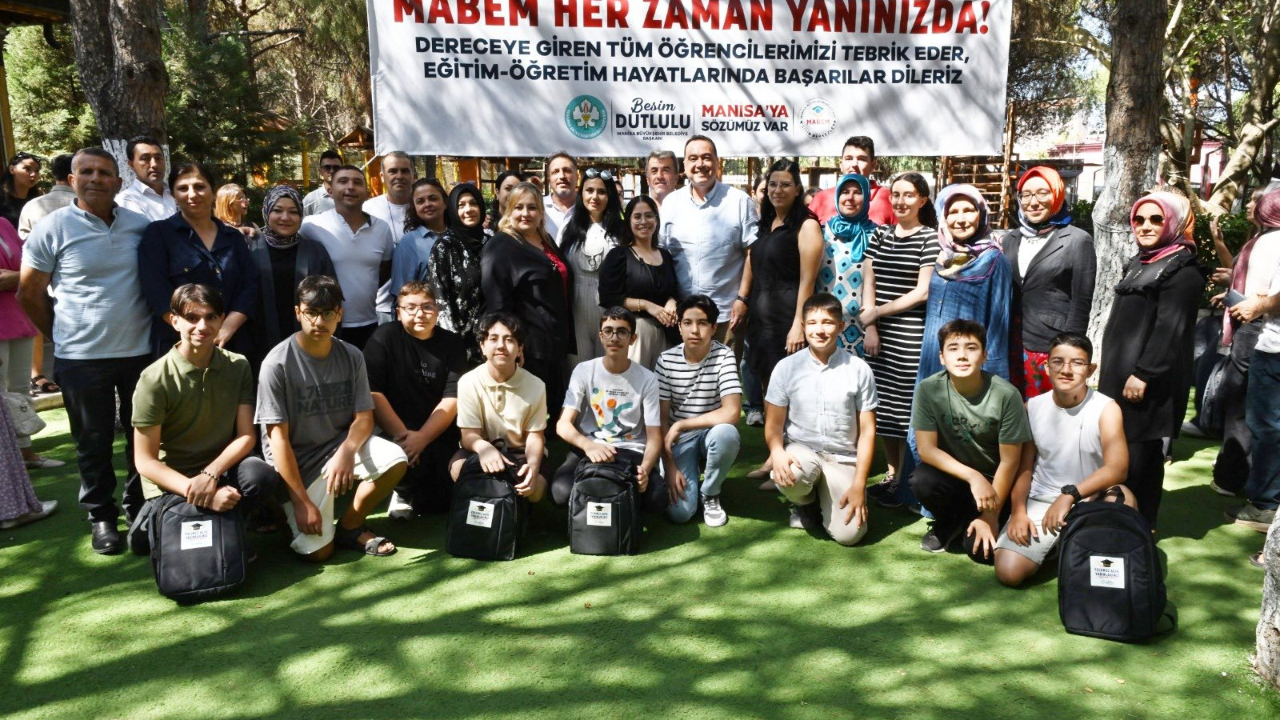 Manisa’da Bir İlk: 5 Bin Üniversiteliye Aylık 1000 TL Burs