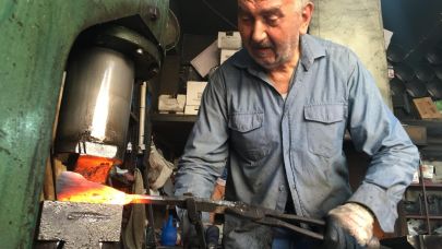 Kula’nın Tarihi Arastasında Şahin Kardeşlerden Asırlık Demircilik