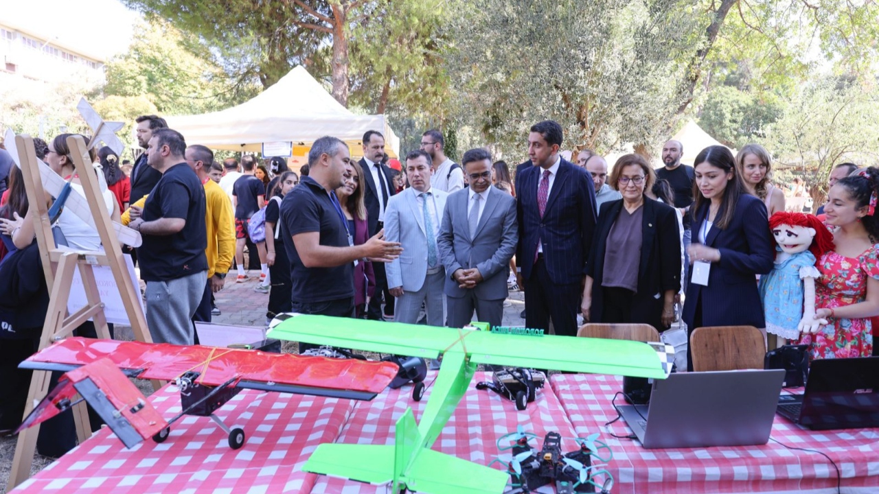 DEÜ’de “İkiz Dönüşümün İzinde Teknoloji ve Bilim Şenliği” Başladı