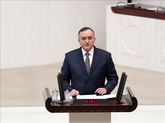 AKÇAY´DAN CHP´YE “BAYRAK” TEPKİSİ
