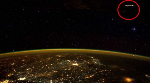 Astronot Scott Kelly’in fotoğrafı sosyal medyada ‘UFO’ tartışması başlattı