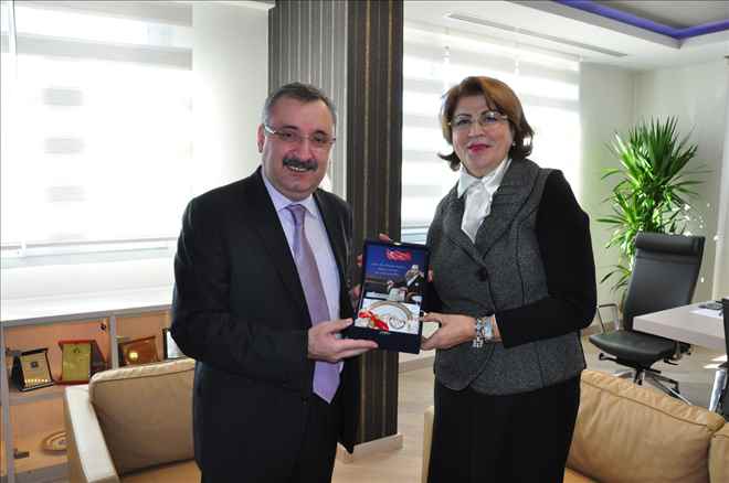 Azeri Öğrencilerin Sorunlarını Çözmekten Mutluluk Duyarız