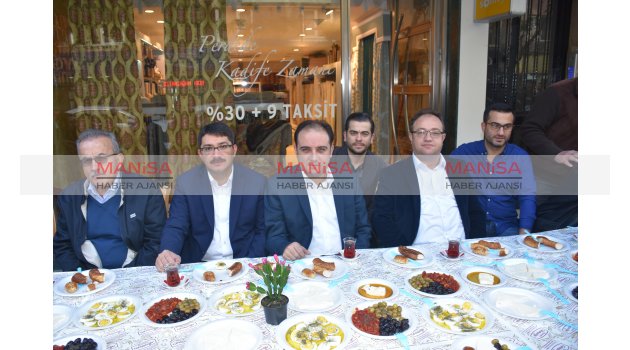 Başkan Çelik Çarşı Esnafı’nın Konuğu Oldu