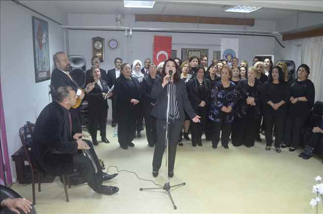Belediye Korosu Huzurevi Sakinleri İçin Sahne Aldı