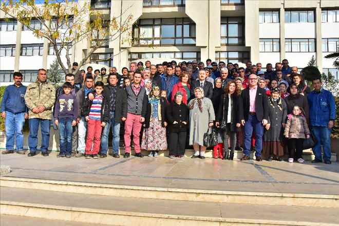 Biz Kocaman Bir Aileyiz