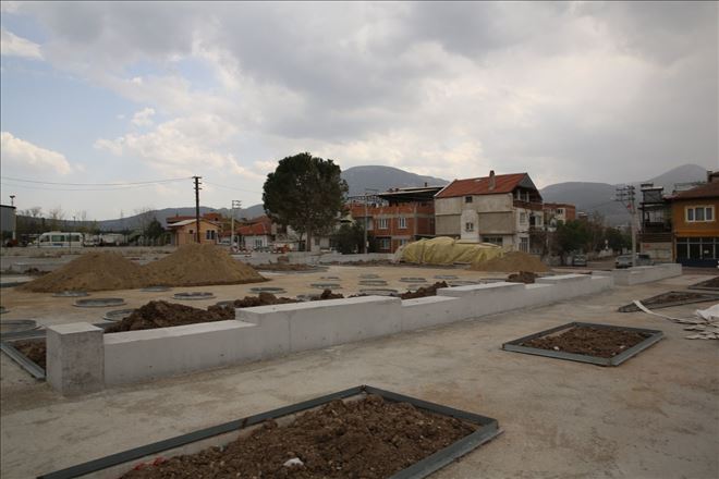 İstasyon Parkı ve Meydanı Projesinde Çalışmalar Devam Ediyor
