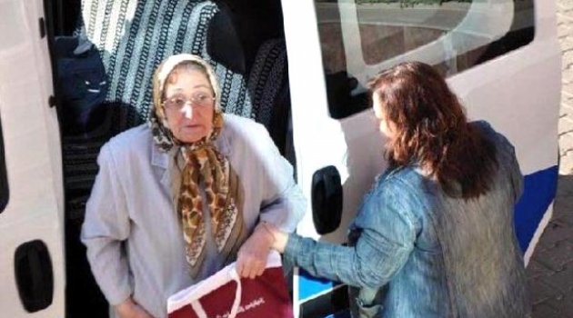 Manisa'da 2 Bileziğini Dolandırıcıya Kaptırdı