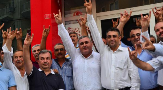 MHP'nin Manisa'daki 11 İlçe Teşkilatı İstifa Etti