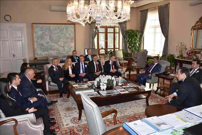 Vergi Dairesi Başkanı Vali Erdoğan Bektaş´ı Ziyaret Etti