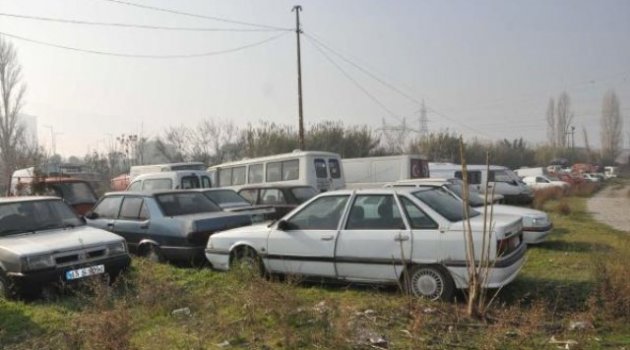 Yediemin Depoları Taşıt Mezarlığına Döndü