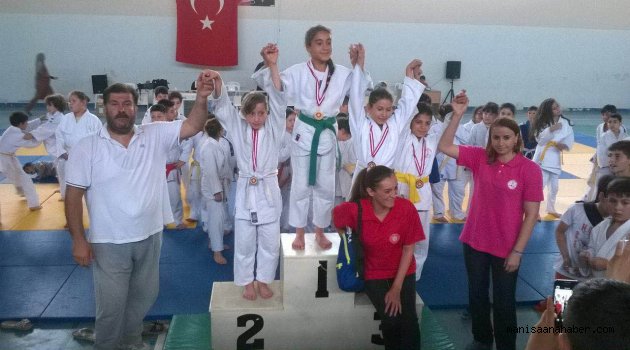 YUNUSEMRE JUDO ŞAMPİYONASINA DAMGAYI VURDU