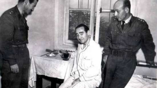 Ayaklarımı Cızlavat Kara Lastik Ayakkabı ile Tanıştıran Mazlum D. Adamı