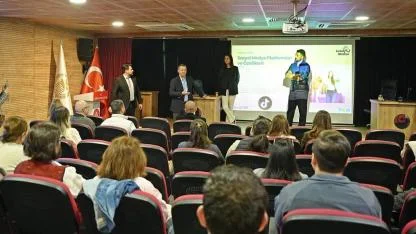 Akhisar’da “Dijitalleşen Akhisar” Eğitimi Yoğun İlgi Gördü  Spot: