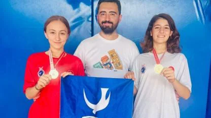 Aliağalı taekwondocular İzmir’de çifte şampiyonluk kazandı