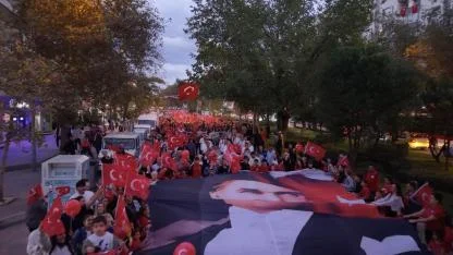 Bayraklı’da Cumhuriyet coşkusu kortejle gökyüzüne yükseldi