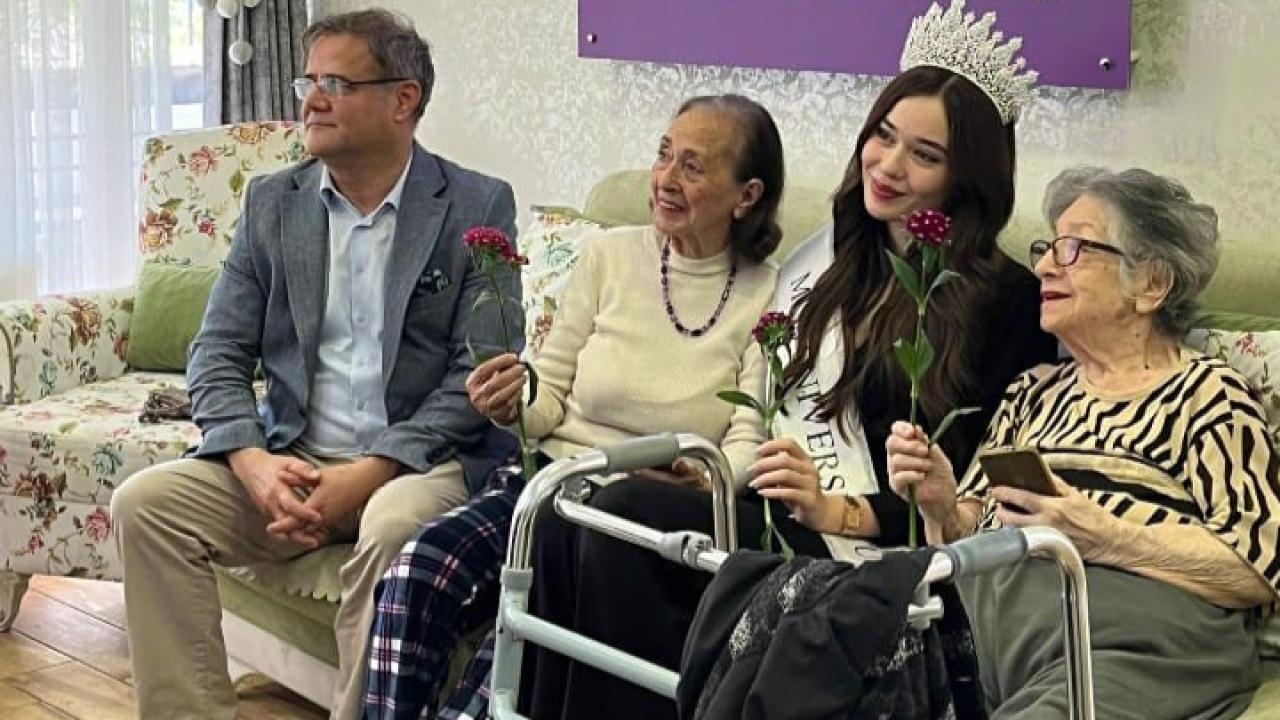 Ceren Arslan’dan Ataşehir’de duygulandıran Alzheimer mesaji