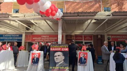 CHP Akhisar Cumhuriyet Bayramı’nı Coşkuyla Kutladı