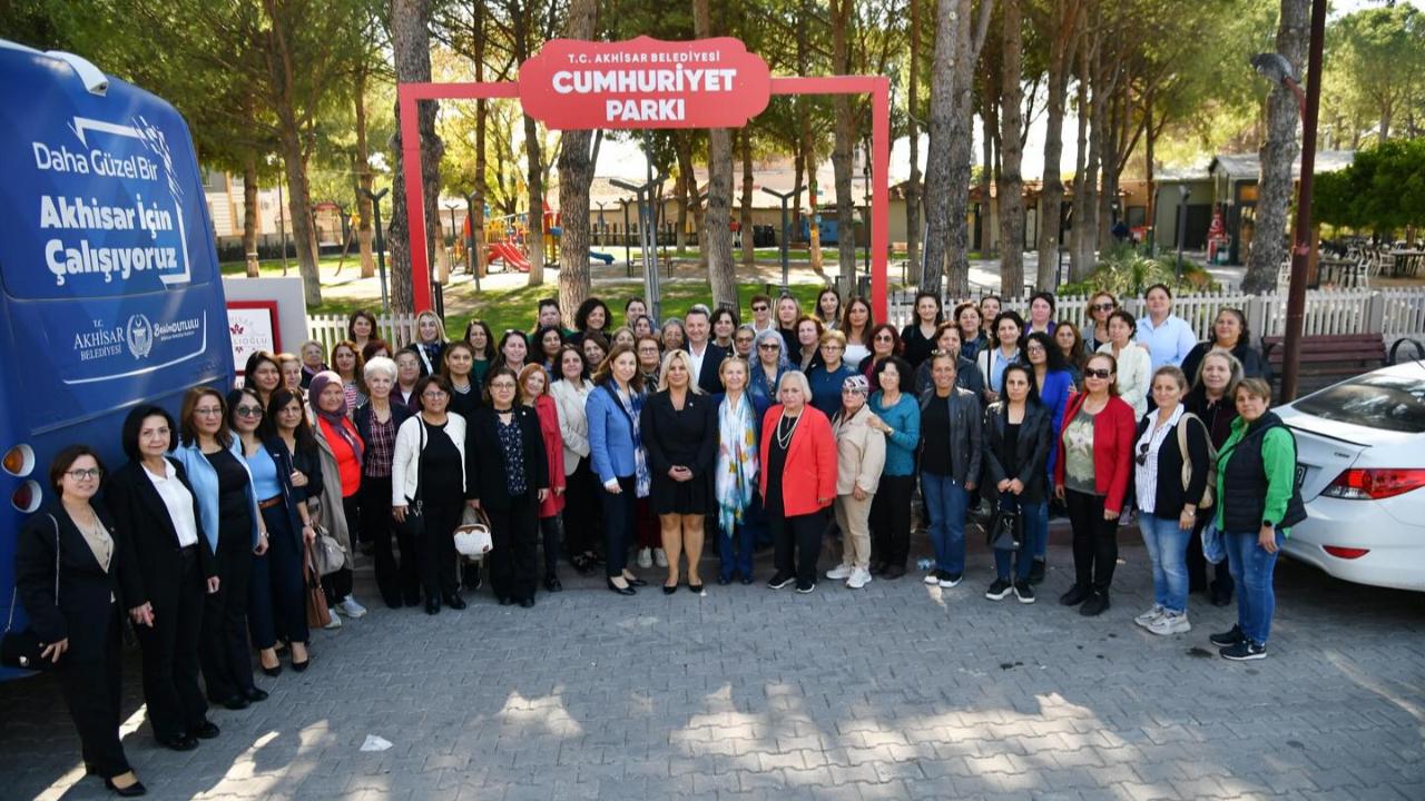 CHP Akhisar Kadın Kolları’ndan Birlik ve Dayanışma Mesajı