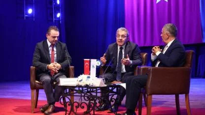 Gazeteci Hakan Çelik, DEÜ’de Küresel Gelişmeler ve Türkiye’nin Rolünü Değerlendirdi