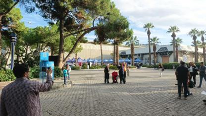 İzmirli Yazarlar: “Üvey Evlat Değil, Bu Şehrin Aslıyız”