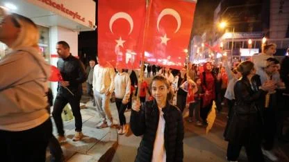 Menderes Cumhuriyet’in 102. yılında tek yürek oldu