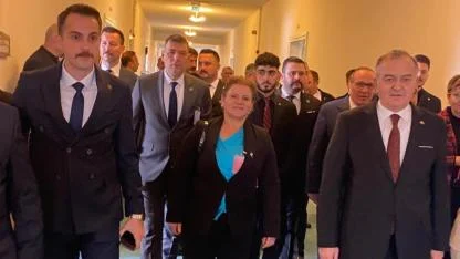 MHP Manisa Teşkilatı, Bahçeli’nin Grup Toplantısına Katıldı