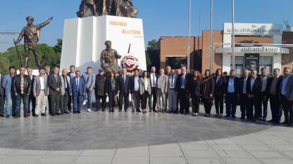 Muhtarlar, Cumhuriyet Meydanı’nda