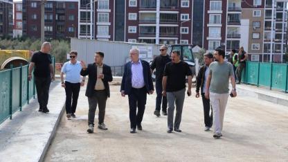Edremit’te Yeni Köprünün Çevre Düzenlemesi Tamamlanıyor