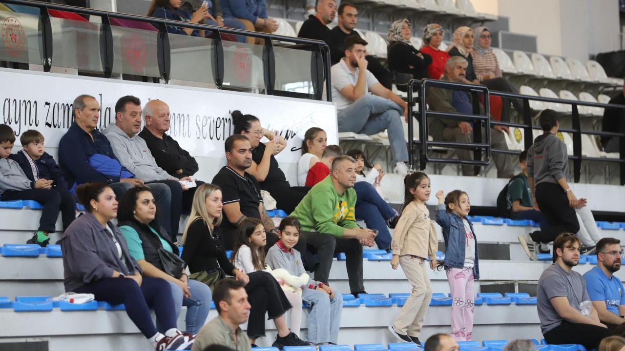 Turgutlu Belediyespor Filedeki Başarısını Koruyor: 3-0