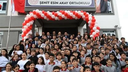 Vali Vahdettin Özkan Sarıgöl’de Yenilenen Okulları İnceledi