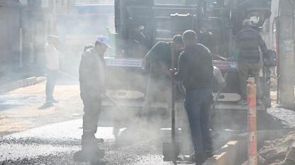 Ahmetli’de Cami Caddesi’ne sıcak asfalt çalışması