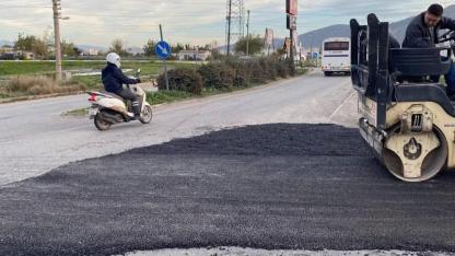 Akhisar’da Yol ve Altyapı Çalışmaları Sürüyor