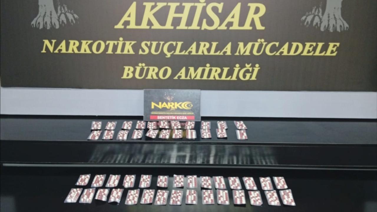 Akhisar’da Zehir Tacirlerine Darbe: 1.147 Sentetik Ecza Ele Geçirildi
