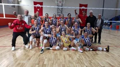 Akhisargücü Kadın Voleybol Takımı Aliağa Deplasmanında Set Vermedi