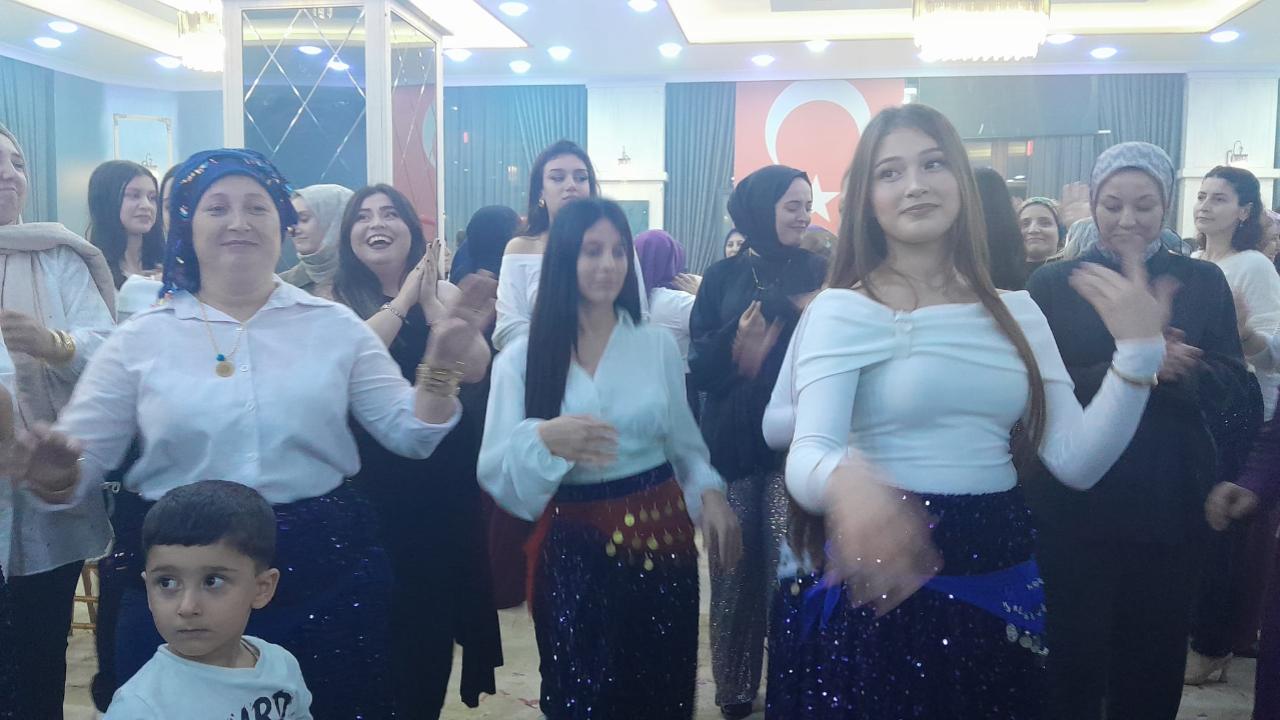 Alaybey Mahalle&#039;sinden Coşkulu Şalvar Gecesi