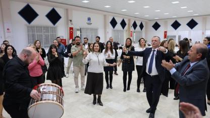 Yunusemre Belediyesi Öğretmenler Günü’nü Kutladı