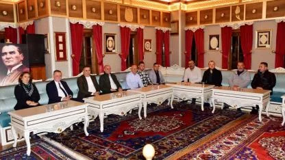 Yunusemre Belediyespor’dan Başkan Balaban’a Sürpriz Kutlama