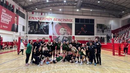 Akhisar’ın Sultanları İzmir’de Set Vermedi