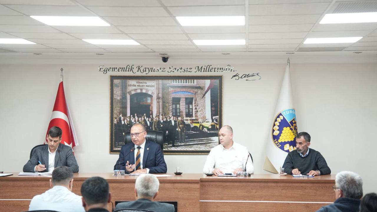 Başkan Çetin Akın’dan Esnafa Temizlik ve İşgal Uyarısı