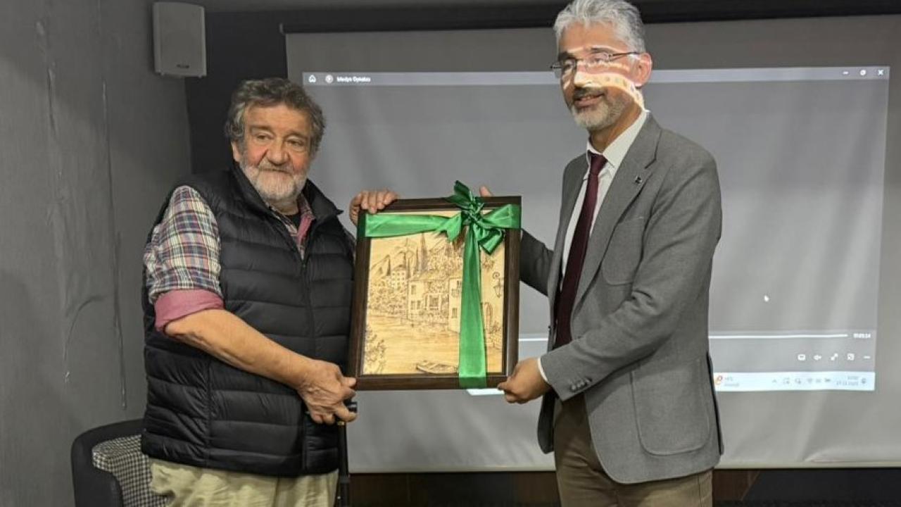 Duayen savaş muhabiri Coşkun Aral EÜ’lü gençlerle buluştu