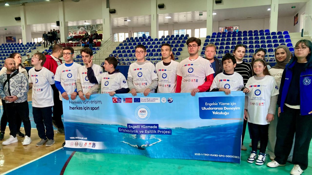 Engelli yüzücüler Manisa’da madalya ve coşkuyla buluştu