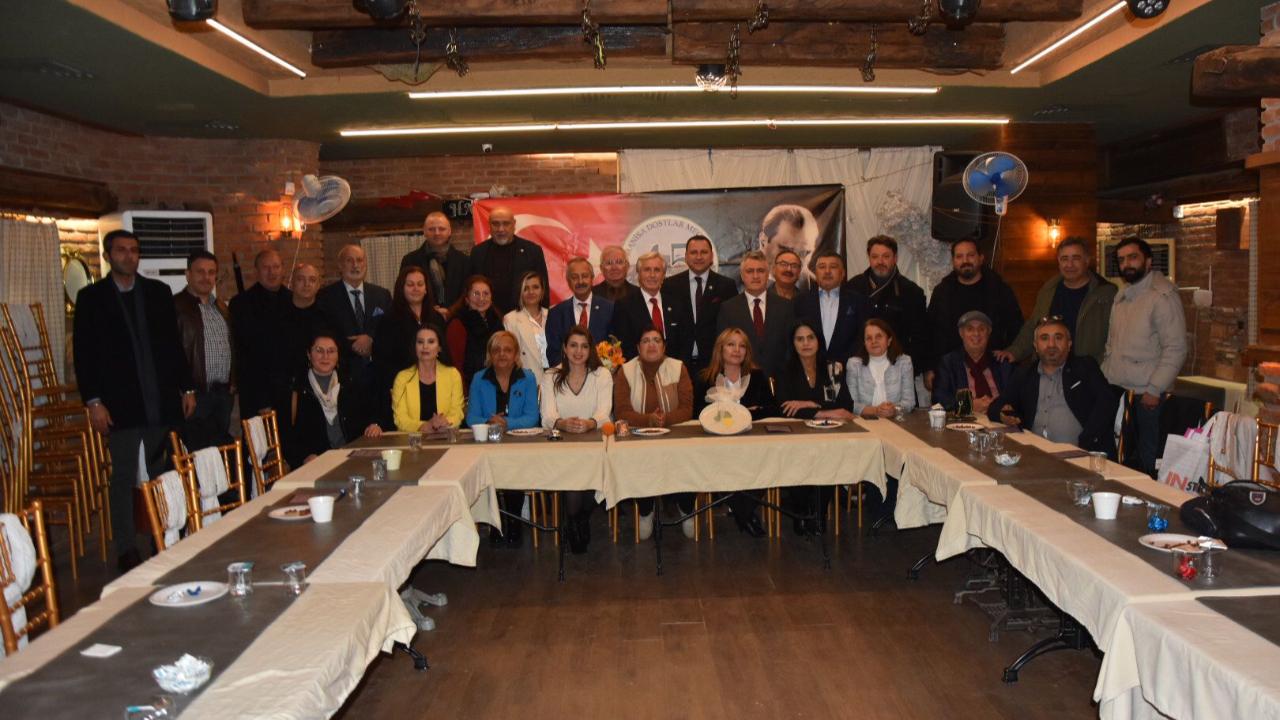 Manisa Dostlar Meclisinde Demokrasi ve Hür Düşünce Vurgusu